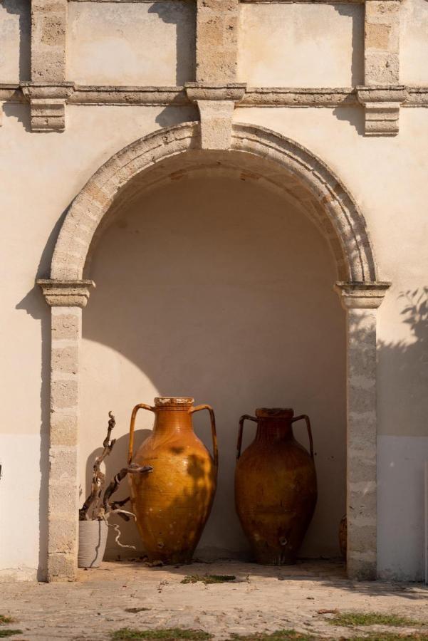 Villa Encantamiento - Dimora Gelsomino - Masseria Storica Nel Cuore Della Puglia Con Piscina Latiano Exterior photo