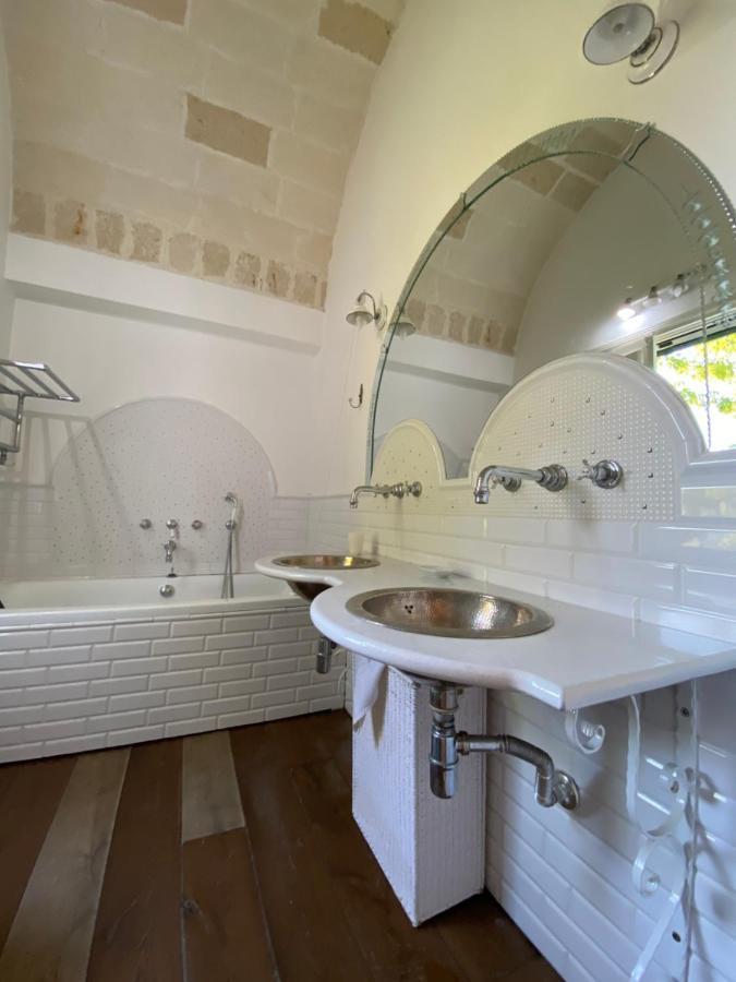 Villa Encantamiento - Dimora Gelsomino - Masseria Storica Nel Cuore Della Puglia Con Piscina Latiano Exterior photo