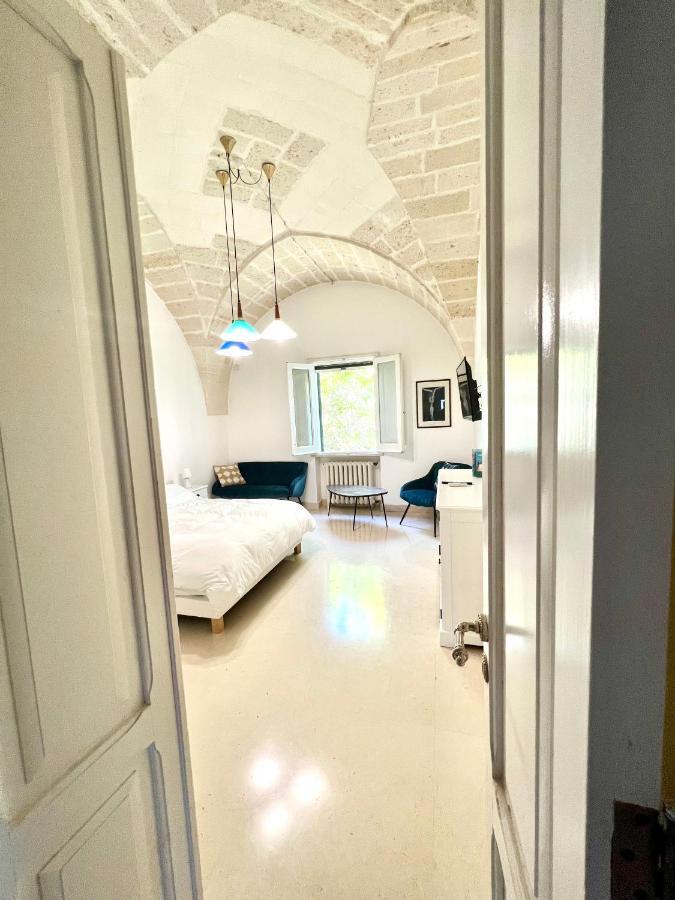 Villa Encantamiento - Dimora Gelsomino - Masseria Storica Nel Cuore Della Puglia Con Piscina Latiano Exterior photo