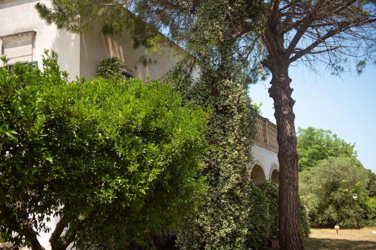 Villa Encantamiento - Dimora Gelsomino - Masseria Storica Nel Cuore Della Puglia Con Piscina Latiano Exterior photo