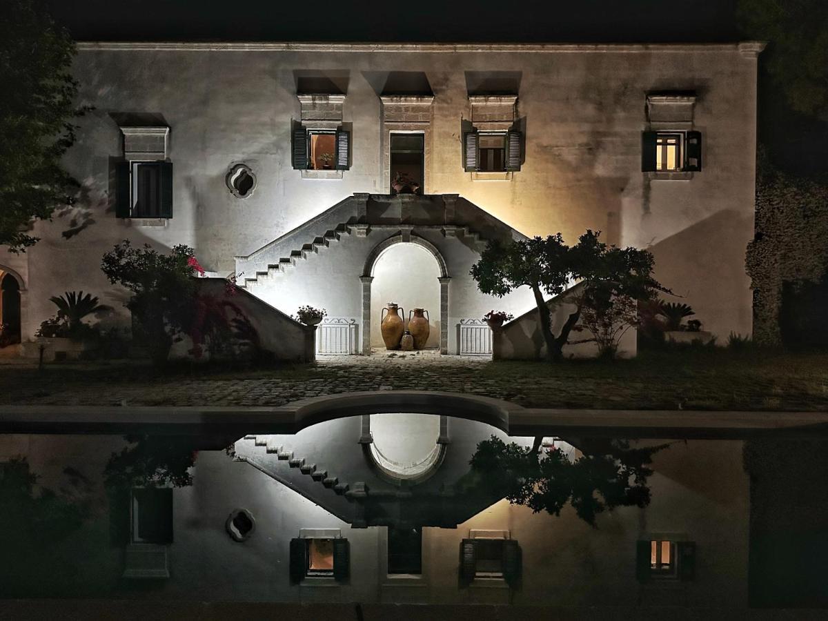 Villa Encantamiento - Dimora Gelsomino - Masseria Storica Nel Cuore Della Puglia Con Piscina Latiano Exterior photo