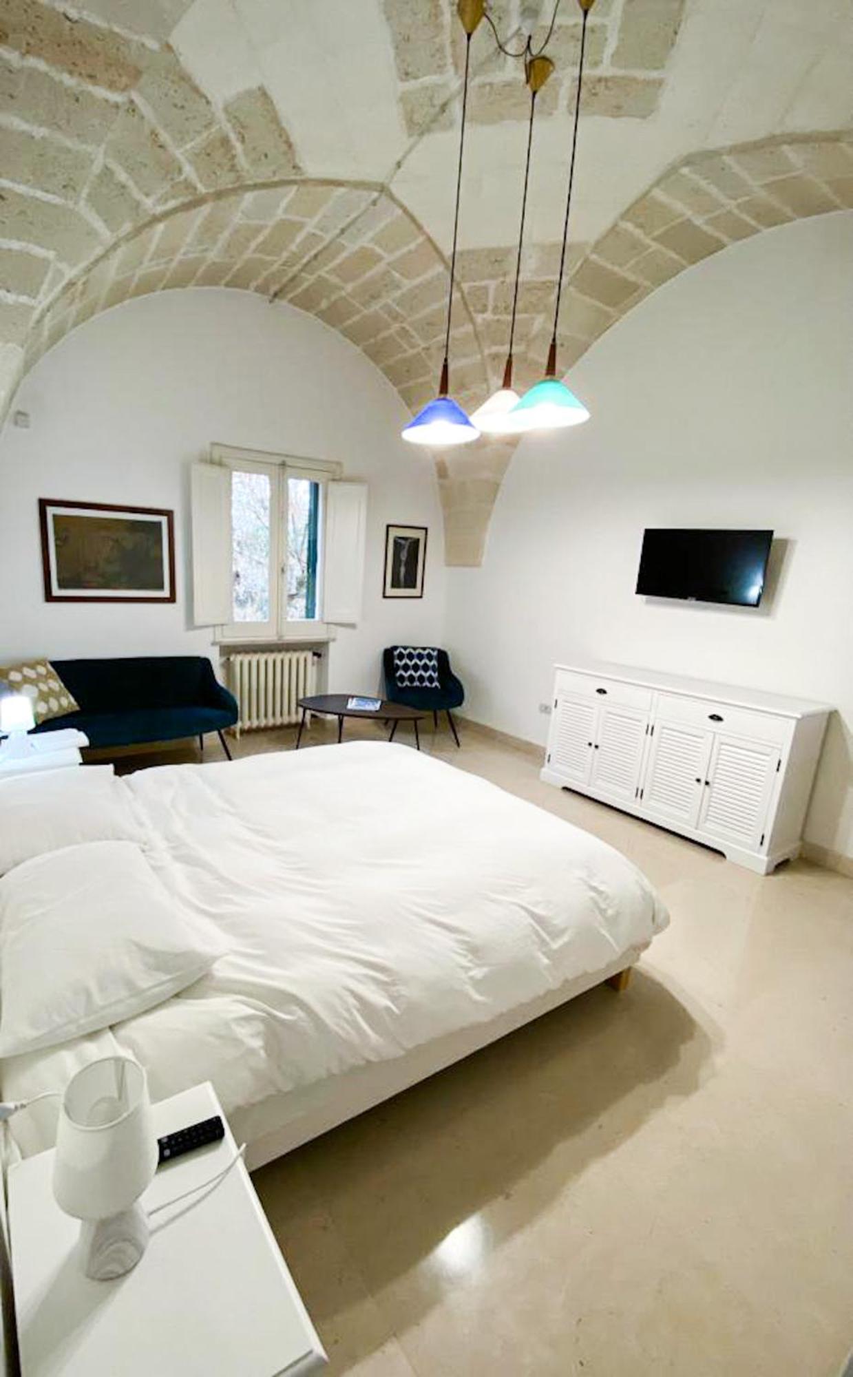 Villa Encantamiento - Dimora Gelsomino - Masseria Storica Nel Cuore Della Puglia Con Piscina Latiano Exterior photo